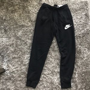 Nike black joggers. Xs